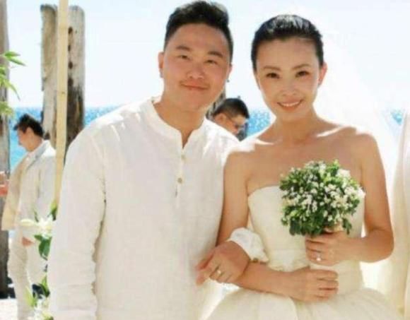 「电视剧」曾是央视主持人，后搭颜丙燕出道，恋过张嘉译，二婚嫁富豪逆生长