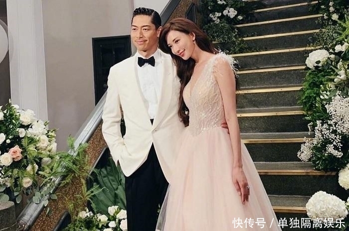 身穿:婚宴结束后,林志玲身穿吊带裙与小S热舞,哪里像是44岁女人的样子
