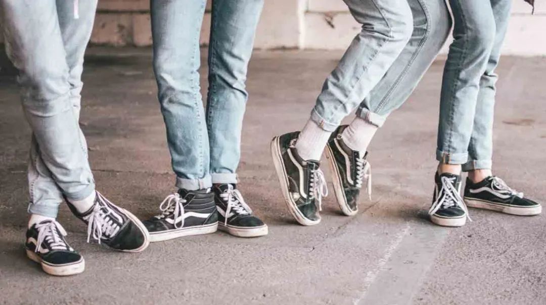  [时髦]原创Vans+牛仔裤,让时髦变得更简单,这样穿魅力十足