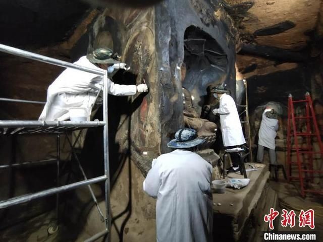  『石窟』须弥山石窟壁画百年来首次进行修复保护