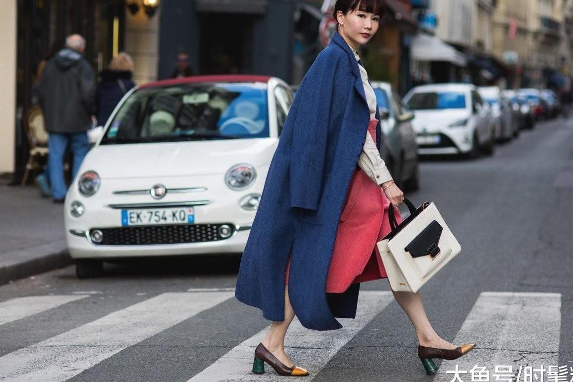 女人过了45岁, 这3种“压箱底”衣服早该扔了, 千万别舍不得!