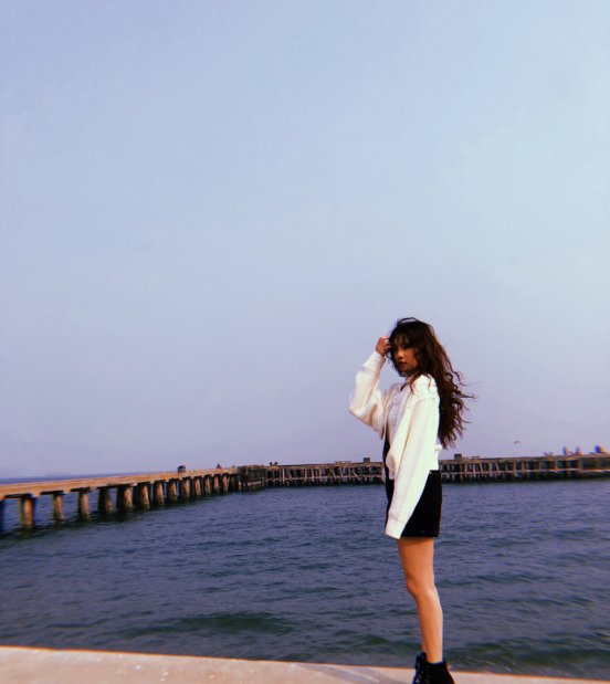  『柠檬黄』夏季小清新风怎么搭?柠檬黄、牛油果绿成最火色!允儿泫雅都在穿