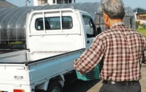 摩托不让出行，电动又“四禁令”，农民出行困难，网友：砖家？