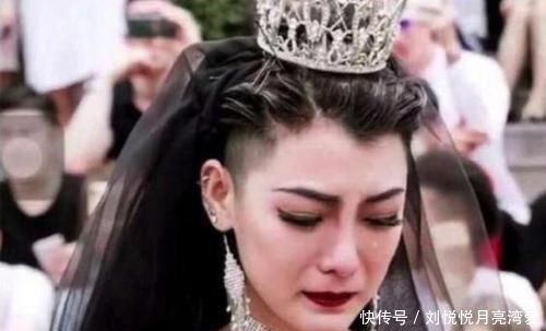 婚纱■她因“花臂黑婚纱”结婚走红,现结婚一年,美到让人认不出
