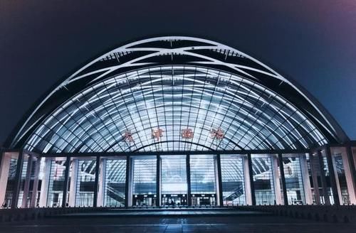  『山洞』航拍天津西站，始建于清宣统元年，半圆拱形如山洞