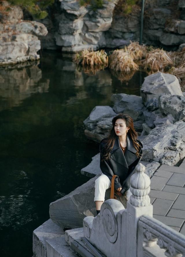 『脸部线条』一样是大圆脸,为何他人能够穿成女王,但你顶多就是说个小仙女呢