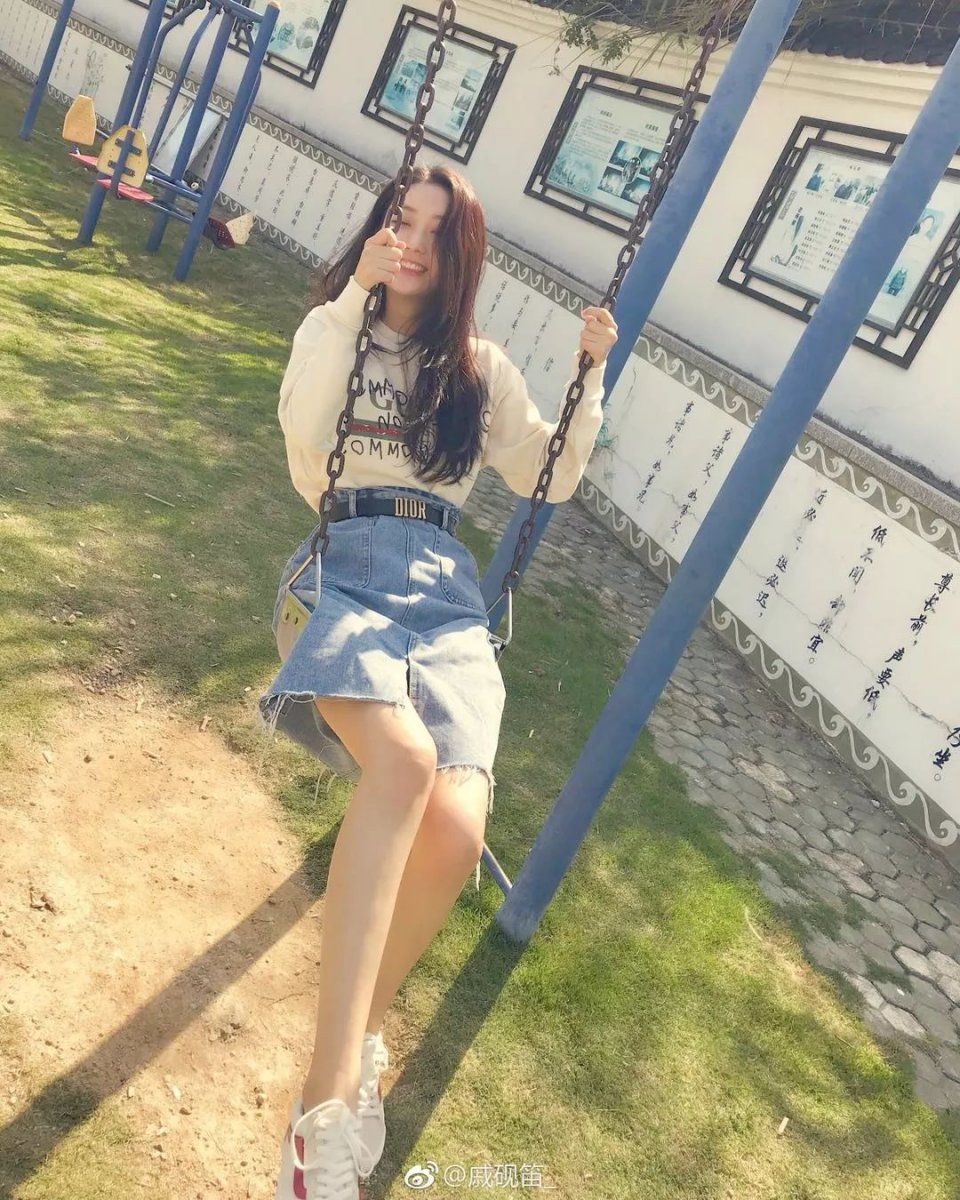 101美腿少女戚砚笛傅菁腿值太高!除了腿长和细她们更在意这个细节