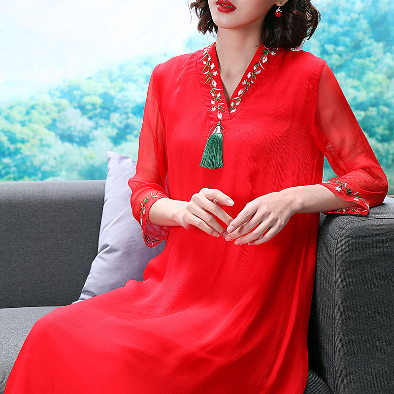 别傻傻穿真丝裙了!“改良旗袍”尽显身材高贵优雅，老公垂涎三尺