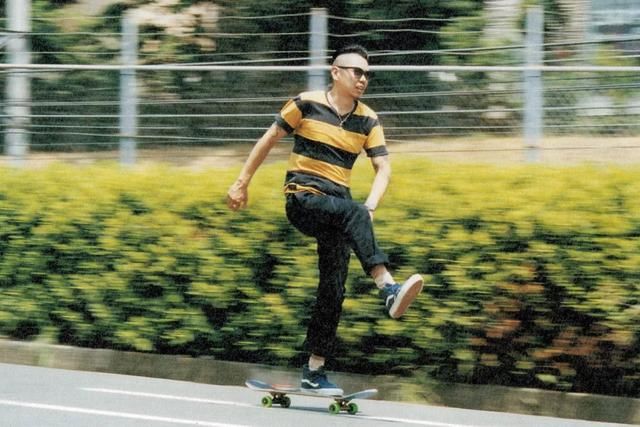 不仅吸金还吸睛!近期街头最 “炸” 的鞋就是这双了!