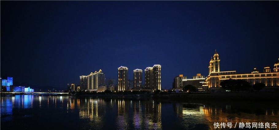 福州夜景堪比香港维多利亚港, 更比上海外滩要漂亮