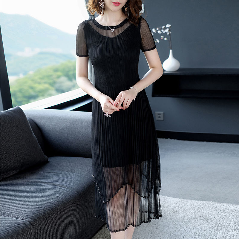 新出一种裙:叫“变态裙，顶尖拉风，适合6070后女人，超减龄