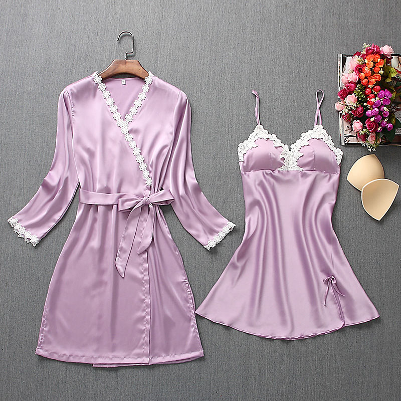 价格美丽而不贵的睡裙，姐姐在家穿着有点抢眼