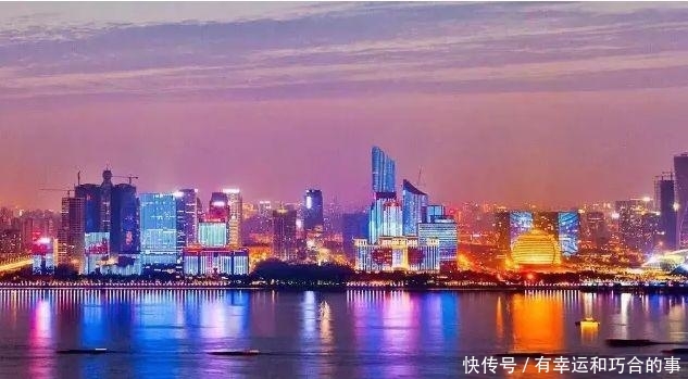  「gdp」山东青岛的2019年前三季度GDP出炉，追上杭州还需多久？