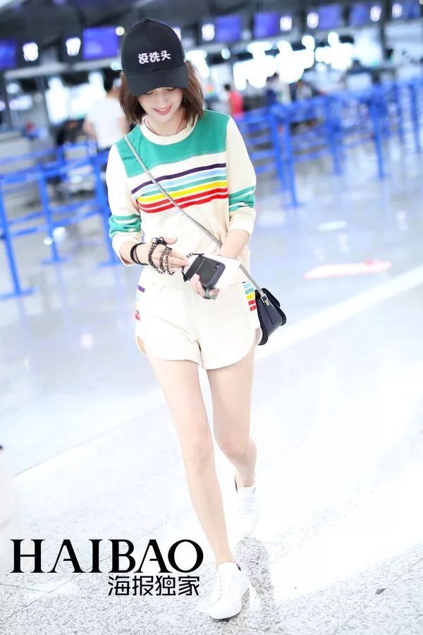 朱亚文女儿这么可爱!关晓彤鹿晗都见过家长了?【海报街拍】