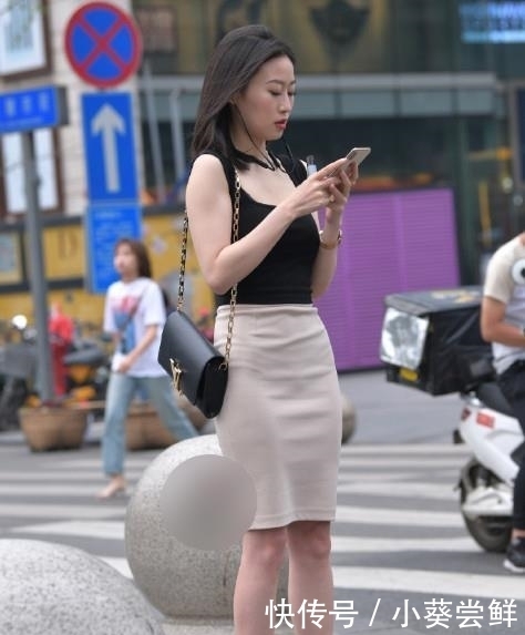 「美女」掇影: 美女, 出门在外, 请注意你的穿着
