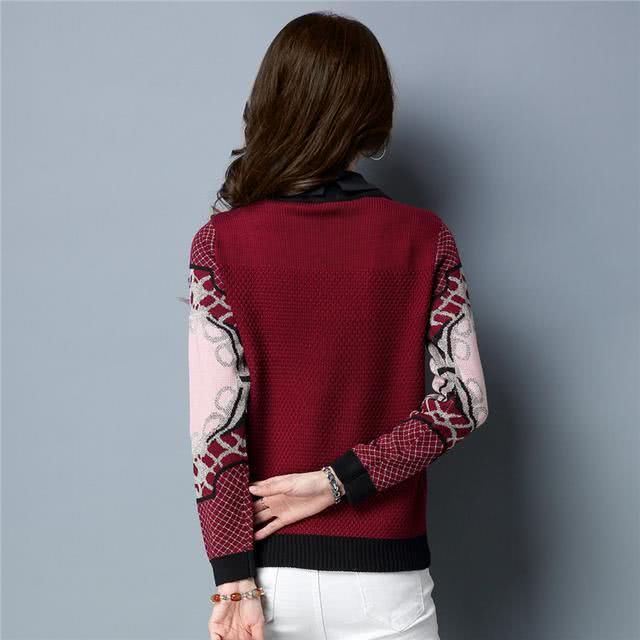 女人尽量别要的打底裤配大衣,今年流行这样的针织衫,美翻了!