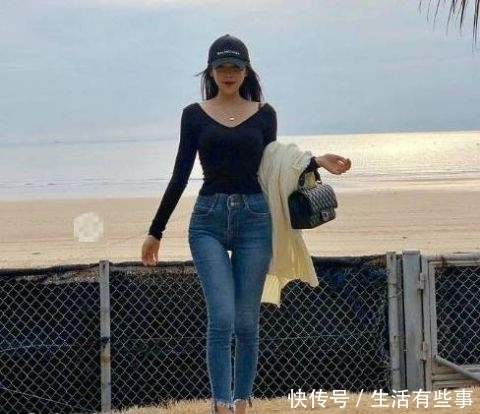 「 线条」塑造腿部线条！，活力满满的牛仔裤美女