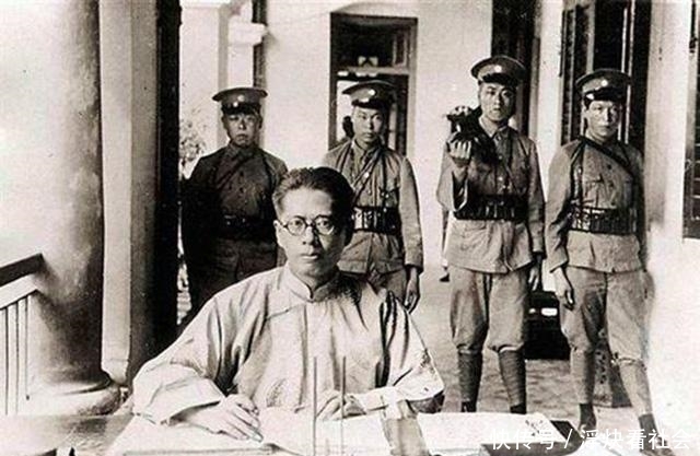  [不见]向首富求亲被嫌穷，10年后，当部长的他再次登门，恋人却说：不见