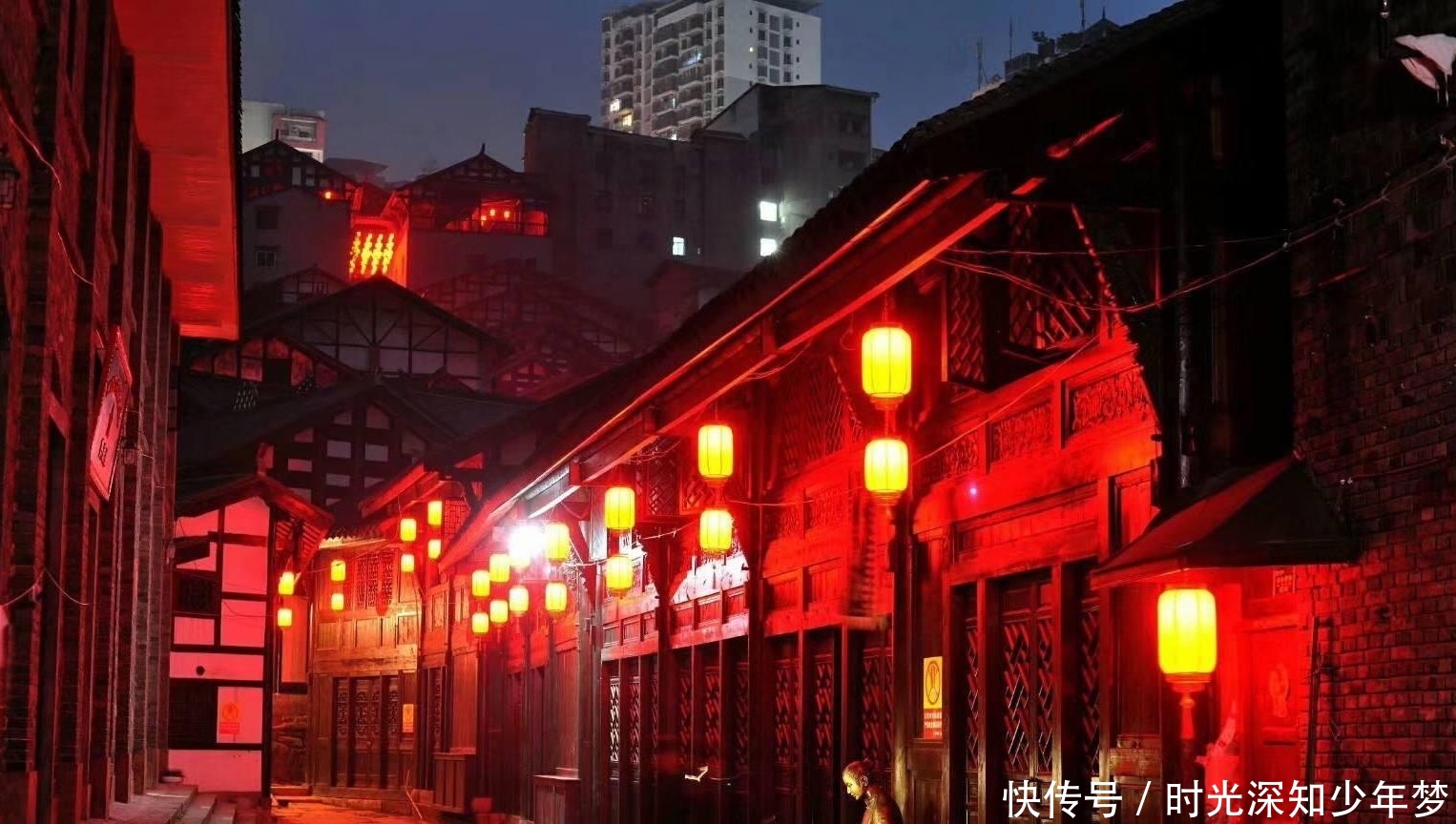 重庆这座免费古镇，内藏万里长江第一街，在美国已被纳入课本范文