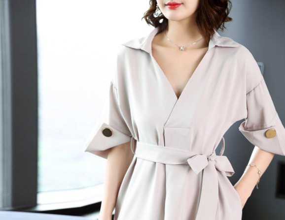 终于买到了~这件素色“欧货裙”，显瘦显嫩性感十足，大妈变女神