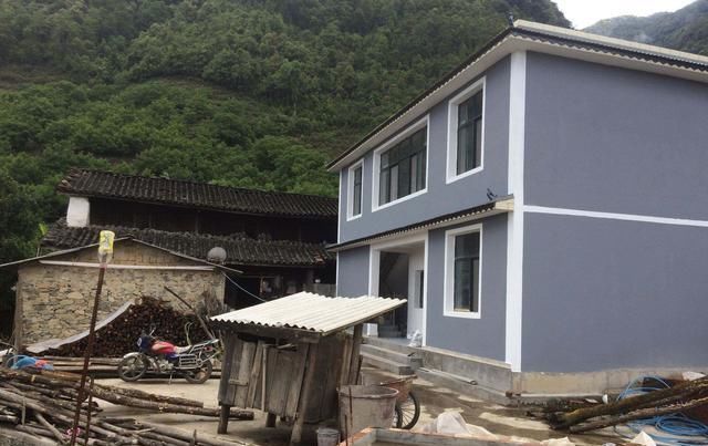  「买房子」十年前，农民赚钱就回村子建房子，现在在城里买房子，农村会消失吗？