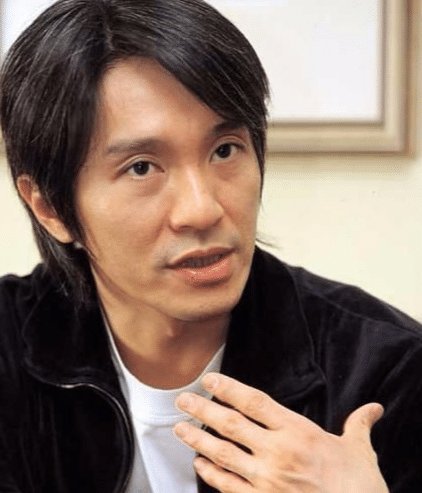 「周星驰」周星驰曾跟无数人决裂, 唯独对他含泪挽留, 至今仍力挺星爷