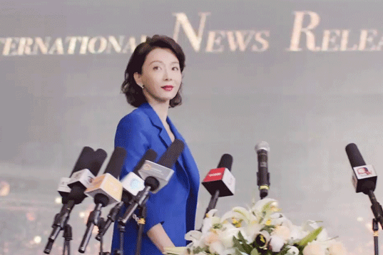 女强人■这个女人也太会涂口红了，陈数新剧看得我好上头