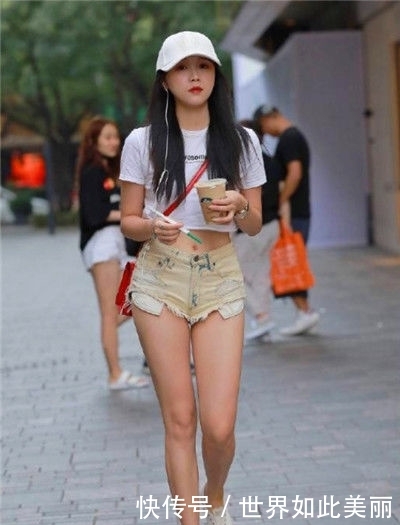  美女：街拍：黑色上衣+黑色长裤的美女，简单时尚又大方