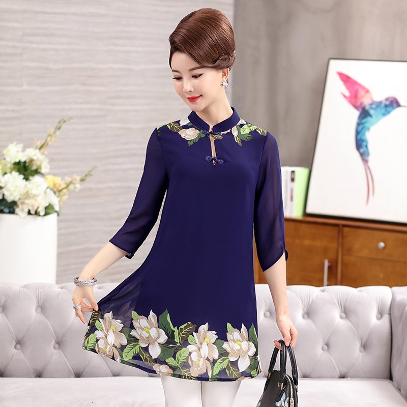 越来越多女人流行穿“立秋裙”，一个比一个洋气，借钱也要买2款