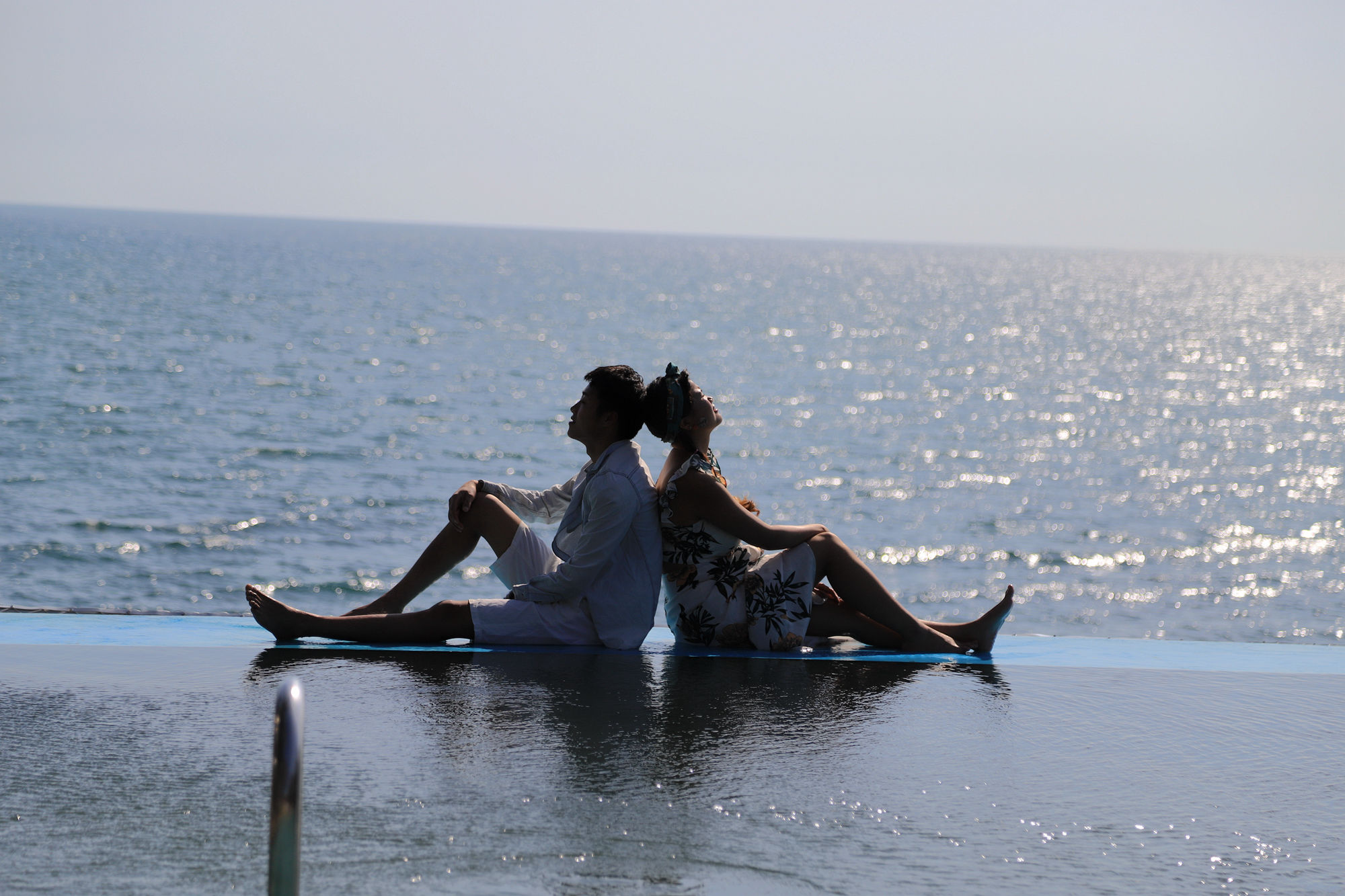 【遇上一座城】请到天涯海角来，一起去看比基尼大长腿的三亚微游