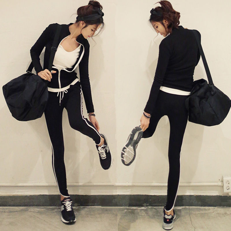 秋天别穿太土!70后女人都这么穿，一个比一个美，特适合70后