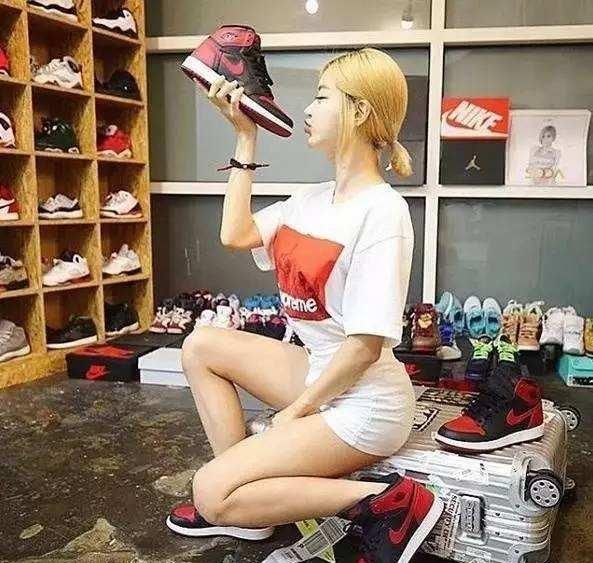  #脸上#把“鞋”穿脸上 NIKE防护面罩来啦：带气垫