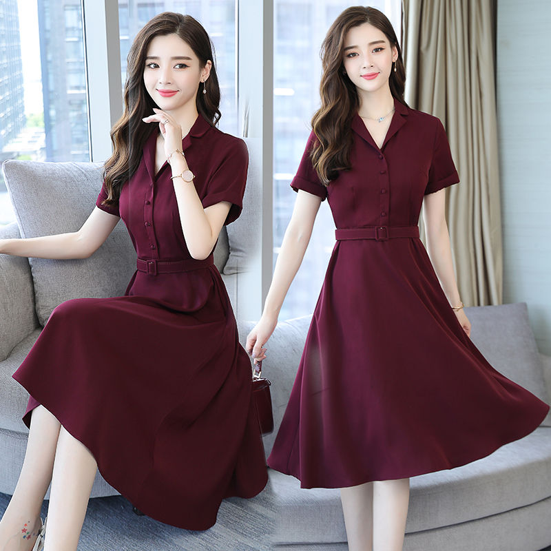 太美了，40岁女人穿出了不一样的气质，精致秋风连衣裙，真美