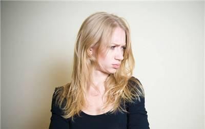  「看起来」为啥有的女人化妆比素颜还“显老”?很多人不知,难怪总被叫阿姨
