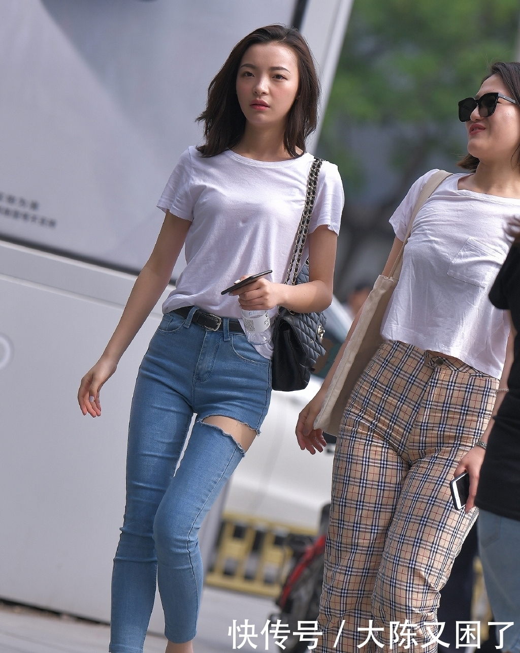 「 牛仔裤」大长腿总是那么吸引人，漂亮性感的牛仔裤美女