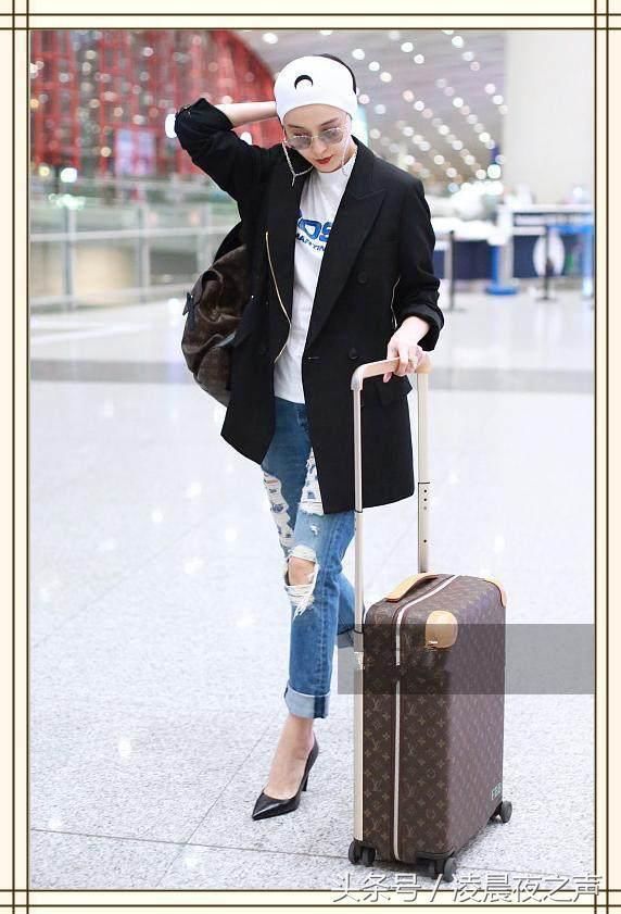 看了韩雪的头巾，再看看范冰冰，才明白拥有一颗少女心是有多重要