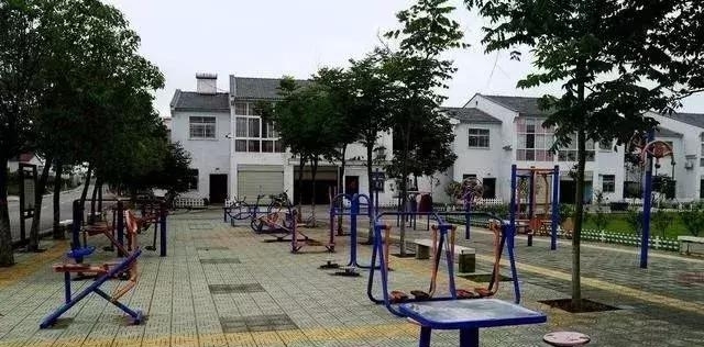 机会来了！怎么看“合村并镇”启动，有想法的农民早下手！