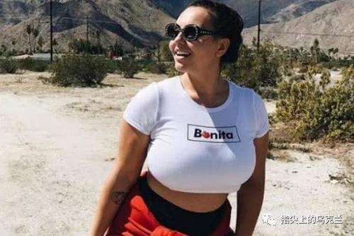 乌克兰的胖模特,没想到竟这么惹人爱,网友:还得看脸!