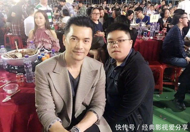 62岁吕良伟风采依旧,近照帅过刘德华,儿子的颜