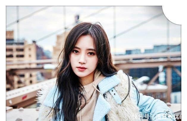 鞠婧祎咋想的? 竟把袜子当裤子穿, 网友: 单飞后越来越疯狂了!