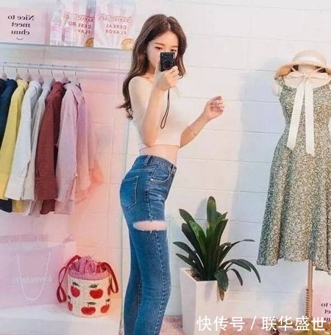 『美女』清爽别致的牛仔裤美女,特别招人喜欢!