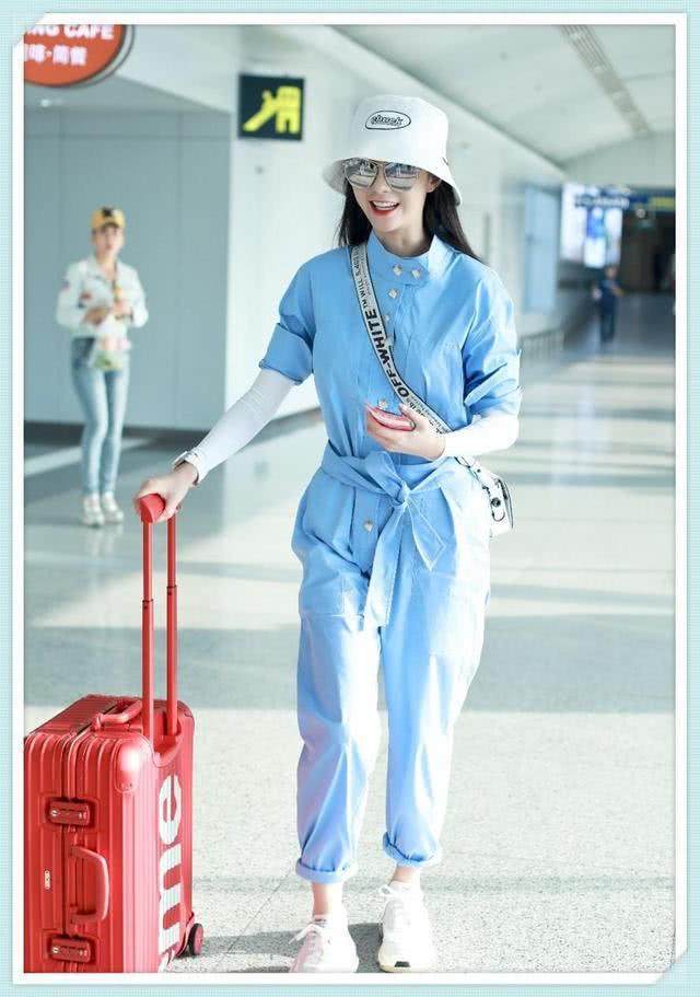 韩雪和沈梦辰同穿一款连体衣,这差距不止一点点啊