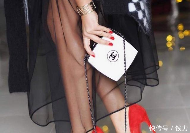 时尚尖头细高跟，吸睛又甜美，展现性感魅力的女王范！