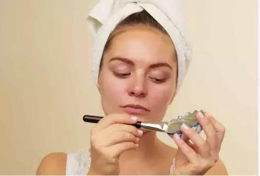 你以为你敷的是面膜，殊不知你敷的是“皮肤鸦片”!