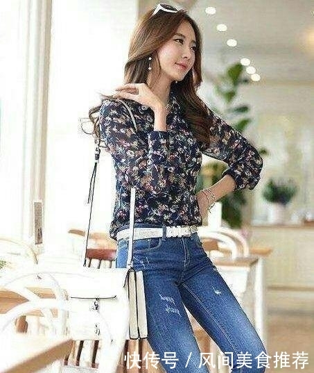 尽显■微胖的牛仔裤美女,尽显曼妙的身姿,背影都那么迷人