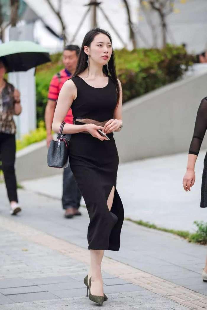 街拍: 图3小姐姐真美, 我要让她在劳斯莱斯上披头散发