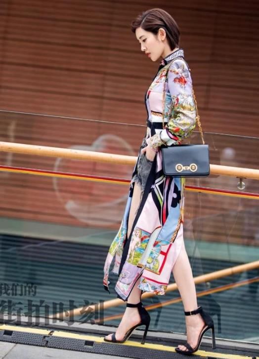 有一种鞋叫唐艺昕的高跟鞋，不仅时髦，网友:不是一般人能穿的!