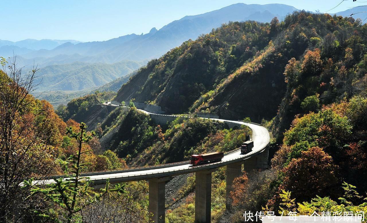中国广袤的土地上横亘着一条巨龙，不是长江不是黄河，你知道吗？