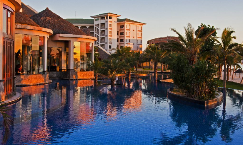 300块能换100万越南盾，能在越南买到什么？越南美女告诉你！