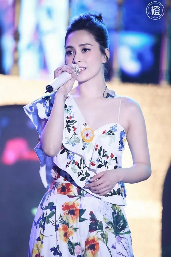 林允儿也整容了?被白百何美到了…【星装备】